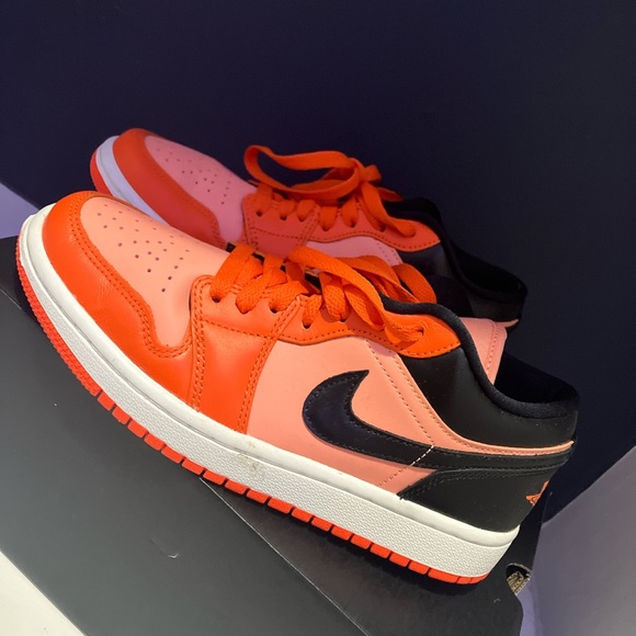 Nike Jordan lowtop dunks - Picture 2 of 2